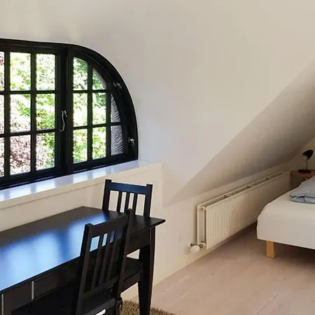 Vakantiehuis Charming Thatched From 1877