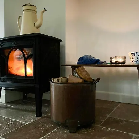 Charming Thatched From 1877 Vakantiehuis *